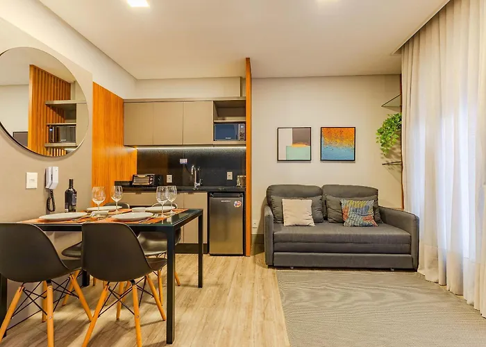 Confortável Loft em Condomínio com Piscina Bombinhas